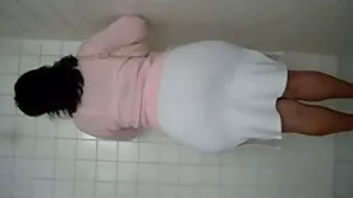 किशोरले ठूलो कुकुर चुस्यो