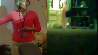 सेक्सी पोशाक मा सानो एक बकवास हुन्छ