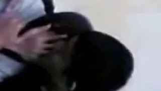 उसको अगाडि घुँडा टेकेर