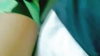 सेक्सी बेब मुण्डेको योनीले ब्लोजब दिन्छ