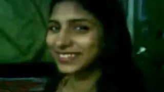 नक्कली स्तन संग एक सुन्दर वेश्या चुदाई