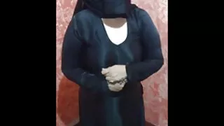 Petite Teen ले उनको BF लाई आफ्नो काम गर्न दिन्छ
