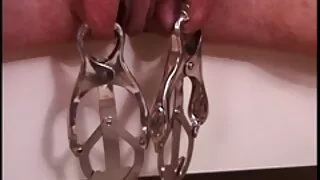 जवान छिमेकीले ठूलो डिक चुस्यो