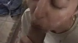 मलाई गाडीमा टाउको दिन मन पर्छ