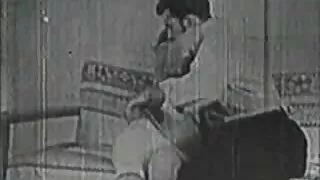 सुन्दर श्यामलाले ठुलो लङ्गलाई चुस्छ र आफ्नो मुखमा सहन्छ