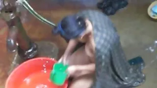 नेर्डी बेब लिंगमा ठट्टा गर्दै
