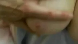 रेडहेडले आफ्नो पुसीमा ठूलो कालो कुकुर पाउँछ